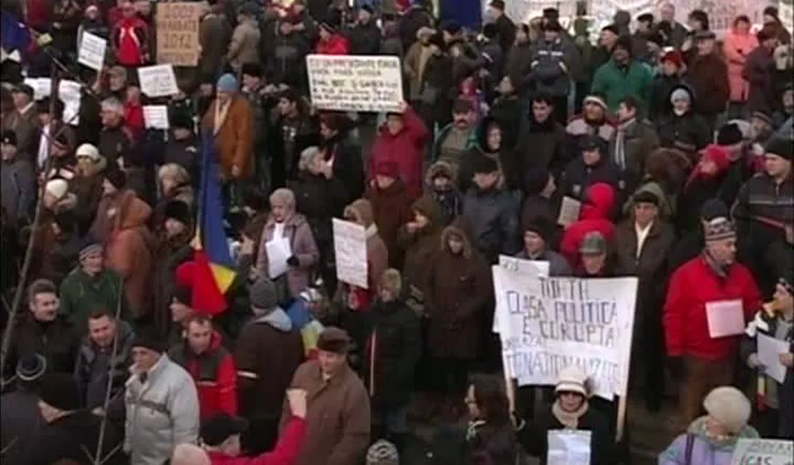Proteste în România, ziua a 17-a. Manifestaţii în Piaţa Universităţii, dar şi în provincie