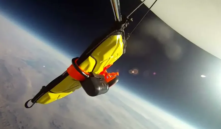 Experiment inedit: Un iPad aruncat de la 30.000 m altitudine a aterizat întreg VIDEO