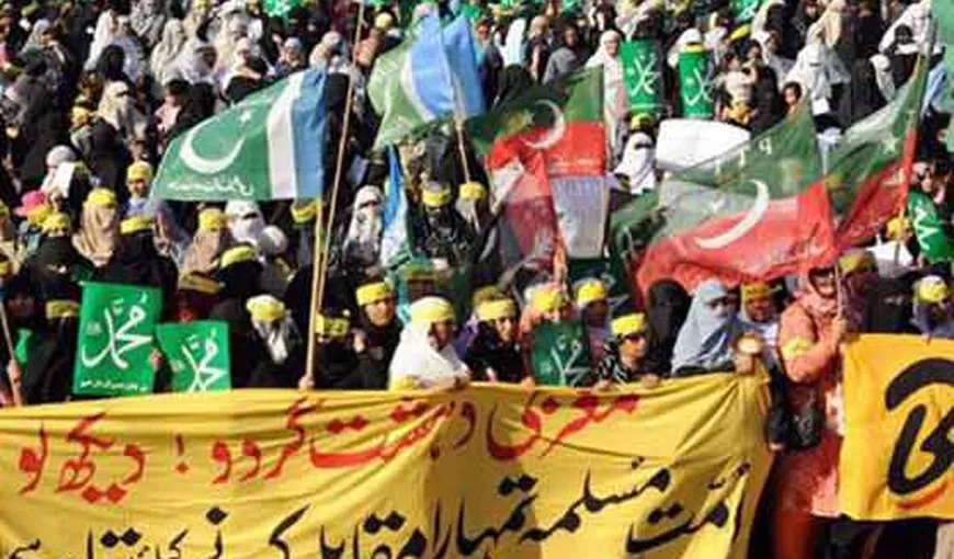 Pakistanezii ştiu ce vor : 100.000 de persoane au manifestat împotriva avioanelor-spion