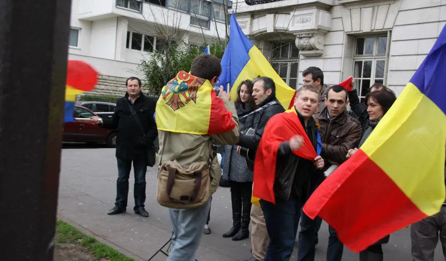 Românii protestează şi în Republica Moldova