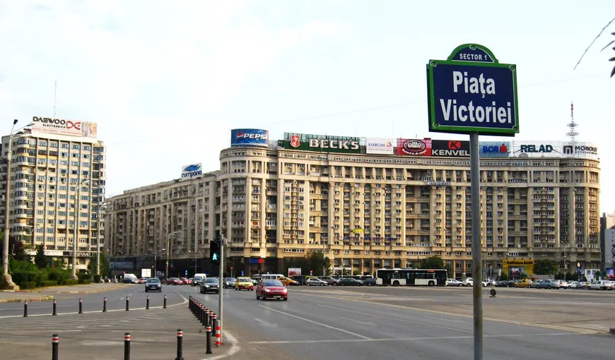 Piaţa Victoriei, reamenajată după modelul Muzeului Luvru din Paris