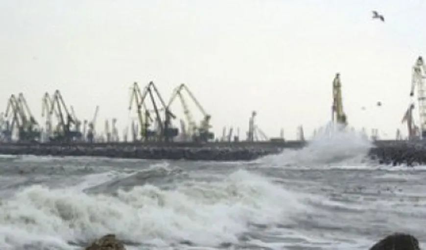 Patru porturi au fost închise din cauza vântului puternic