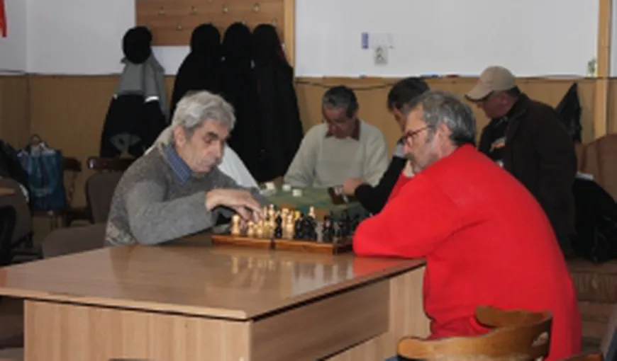 Pensionarii din Târgu-Jiu solicită adăpost la Clubul Vârstnicilor