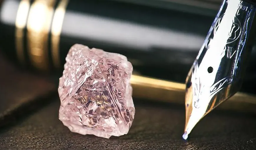 Un diamant roz de 12 carate, descoperit într-o mină din Australia