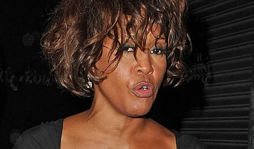 Whitney Houston, un corp distrus de droguri: Avea nasul perforat, dinţi lipsă şi vânătăi