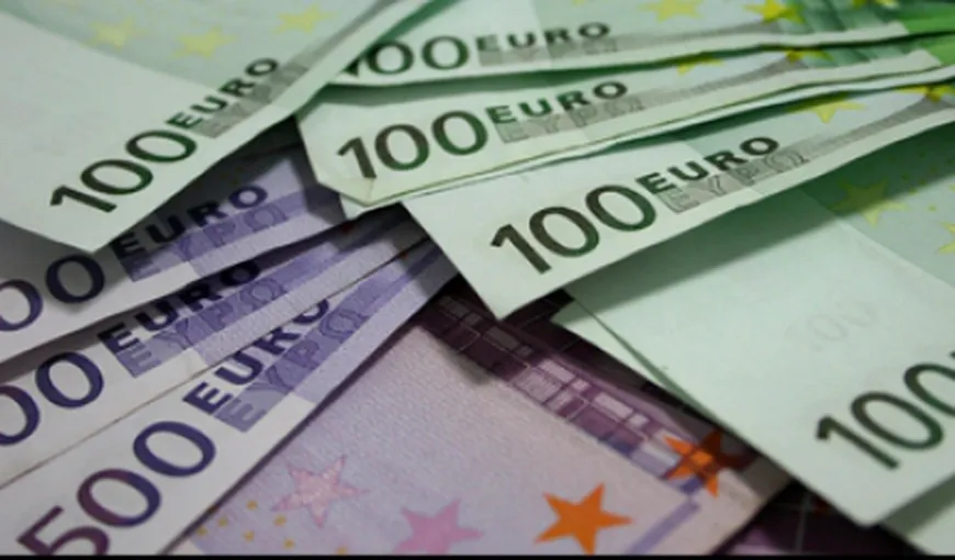 CURS VALUTAR: Euro râmâne la 4,35 lei