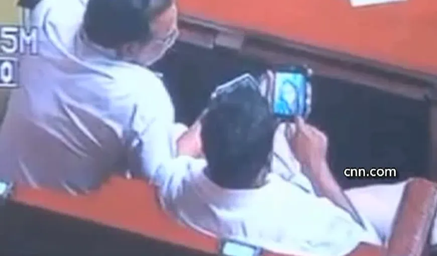 Miniştrii indieni privesc filme porno în Parlament VIDEO