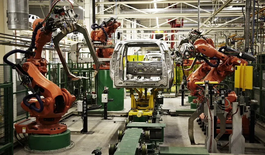 Mercedesul unguresc: Producţia de test a început la uzina de la Kecskemet
