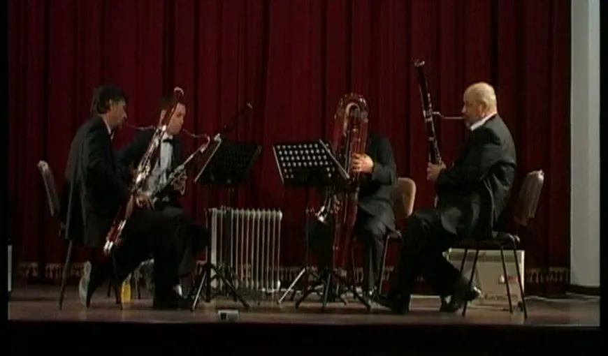 Instrumentiştii de la Filarmonica din Focşani au concertat lângă calorifere VIDEO