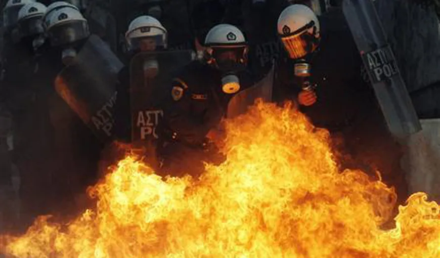 Grecia a votat austeritatea. Atena este în flăcări