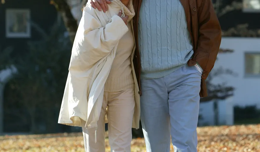 Persoanele care merg încet au un risc mai mare de a face demenţă la bătrâneţe