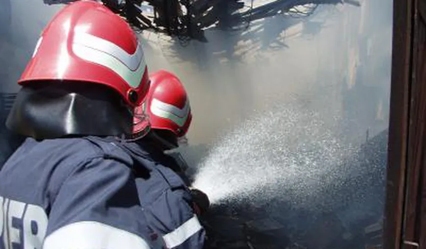 Incendiu puternic la o hală a Uzinei Dacia Mioveni