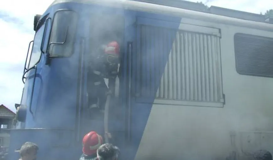 Dolj: Locomotiva unui tren a luat foc. Nu există victime