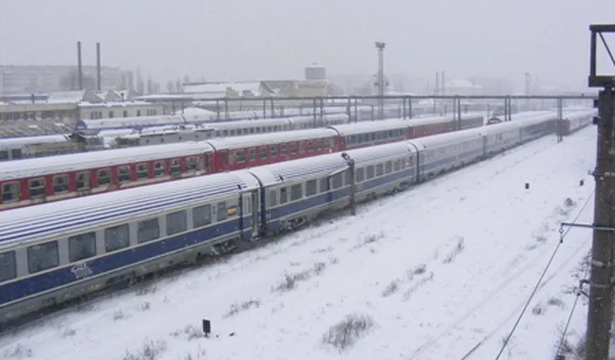 CFR: Şapte linii feroviare sunt închise luni şi 330 trenuri sunt anulate