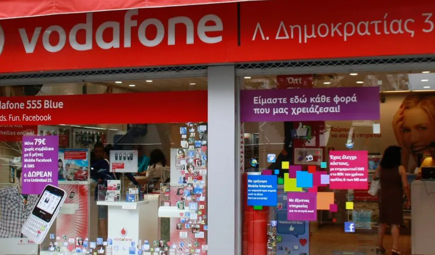 Vodafone retrage bani în „fiecare seară” din Grecia