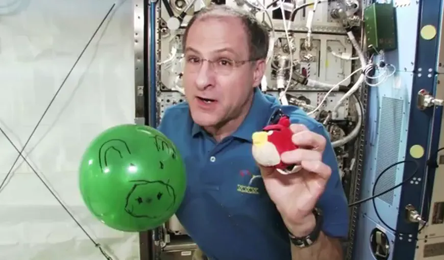 Un astronaut s-a jucat Angry Birds în spaţiu VIDEO