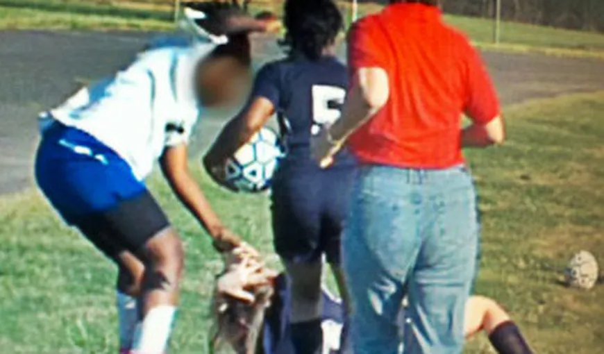 Bătaie incredibilă în fotbalul feminin. O jucătoare riscă închisoarea VIDEO