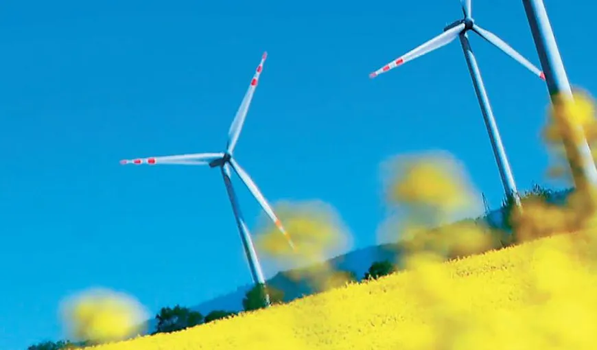 România urcă până pe locul 32 în topul ţărilor care au investit în energii regenerabile, în 2013
