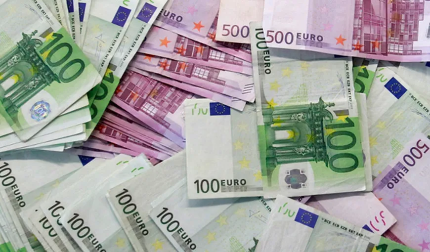 Euro s-a depreciat cu 1% faţă de dolar din cauza temerilor privind criza datoriilor din UE