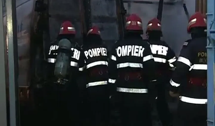 Incendiu violent în Cartierul Militari din Capitală. O persoană a ajuns la spital VIDEO