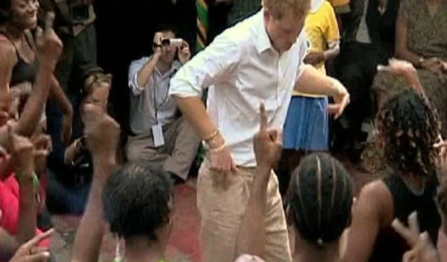 Prinţul Harry danseaza pe ritmuri jamaicane VIDEO