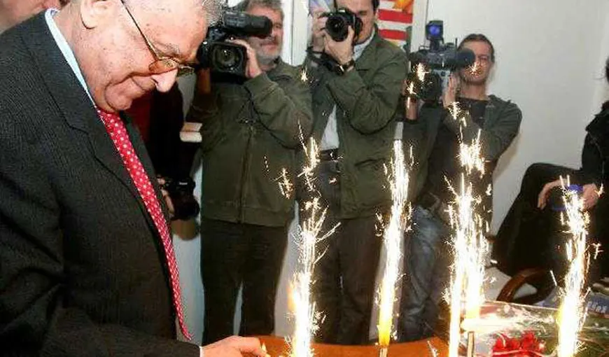 Ion Iliescu, sărbătorit la Ateneul român. Fostul şef al statului împlineşte 82 de ani