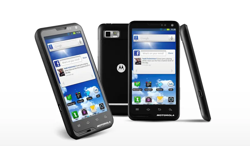 Cosmote România a lansat noul smartphone Motorola Motoluxe
