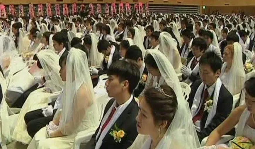 2.000 de cupluri s-au căsătorit în acelaşi timp, în Coreea de Sud VIDEO