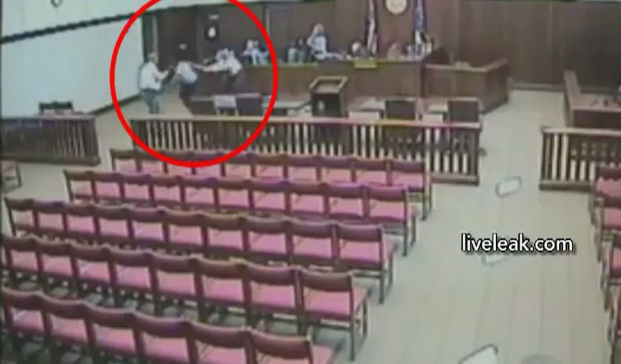 Un infractor se joacă leapşa cu poliţiştii într-un tribunal din Ohio VIDEO
