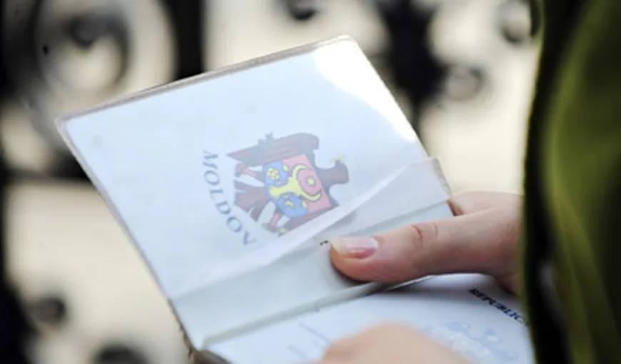 Dosarul paşapoartelor. 11 funcţionari, arestaţi pentru 29 de zile