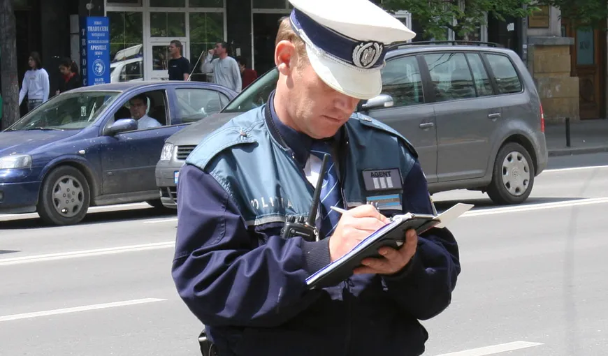 Poliţiştii din Buzău şi-au lansat volum de poezii. Citeşte câteva „amprente în versuri”