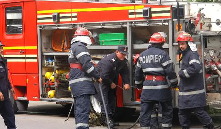 Incendiu la centrul de dializă din Buziaş. Acoperişul s-a prăbuşit, 35 de persoane au fost evacuate