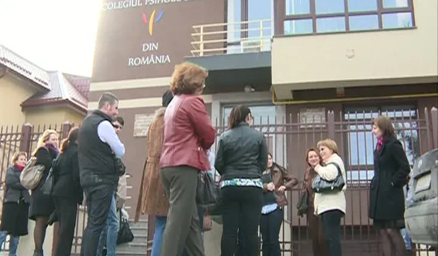 Psihologii cer alegeri anticipate la Colegiul Psihologilor din România VIDEO