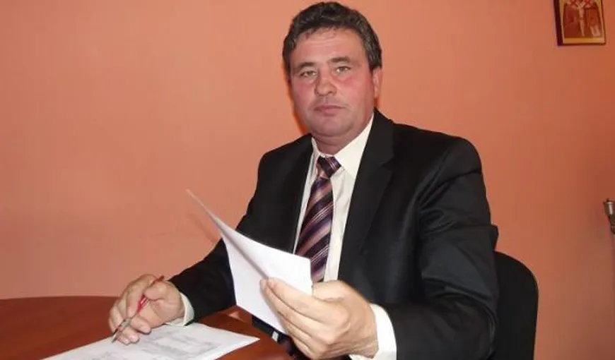 Primarul unei comune bistriţene, amendat cu 30.000 de lei pentru conflict de interese