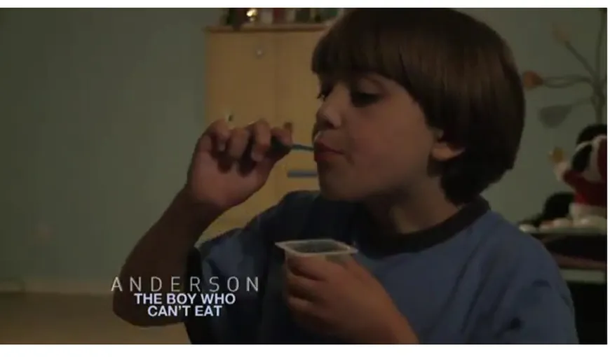 Un băieţel de nouă ani din America este alergic la mâncare VIDEO