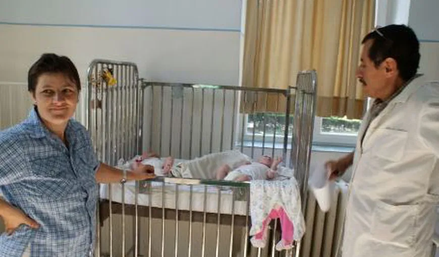 Mor copiii în spitalele româneşti dacă nu dai şpagă?