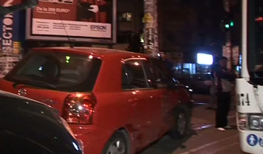Două maşini şi un autobuz, implicate într-un accident în Capitală VIDEO