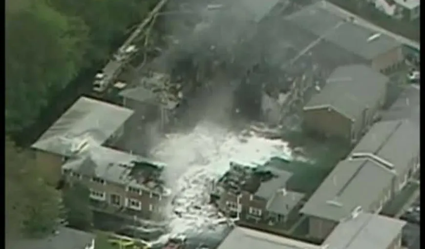 Un avion s-a prăbuşit într-un complex rezidenţial din SUA VIDEO