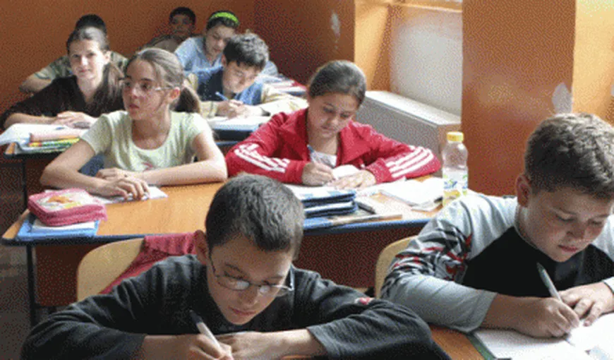 Învăţământul românesc este în cădere liberă. Vezi câţi bani a alocat statul pentru şcoală