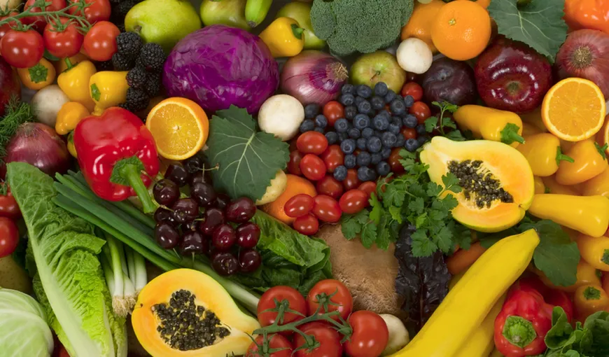Curcubeul din farfurie: Ce beneficii ne aduc alimentele în funcţie de culori