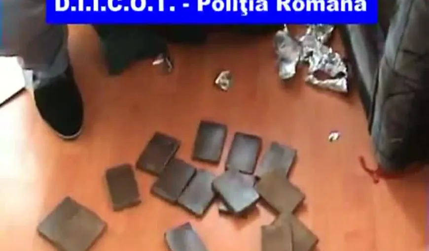 Două kilograme de haşiş, descoperite într-un apartament din Galaţi VIDEO