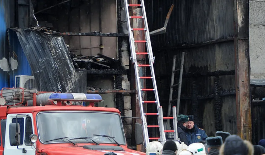 17 persoane au murit într-un incendiu dintr-o piaţă acoperită din  Moscova