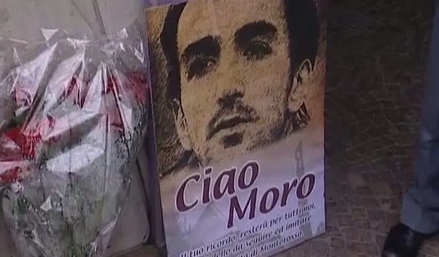 Peste 5.000 de persoane la funeraliile fotbalistului Piermario Morosini VIDEO