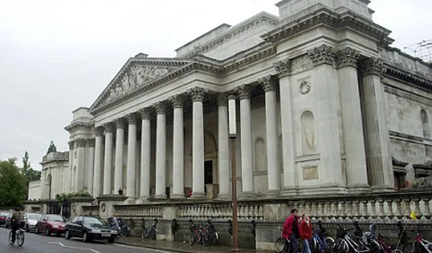 Jaf de 18 milioane de lire sterline la un muzeu din Marea Britanie