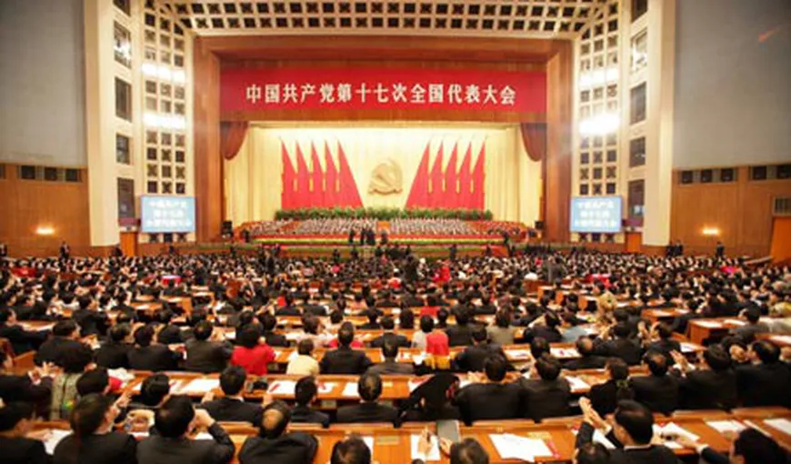 Oficial chinez, suspendat din Biroul politic al Partidului Comunist