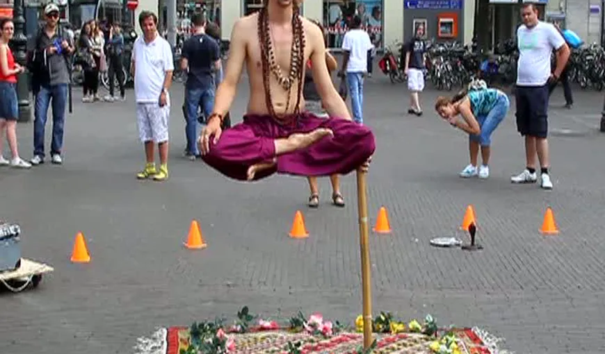 SPECTACULOS. Un magician uimeşte o lume întreagă cu numerele lui VIDEO