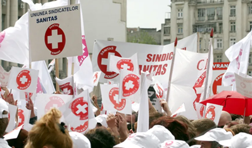 Sindicaliştii pichetează Ministerul Sănătăţii şi ameninţă cu greva generală