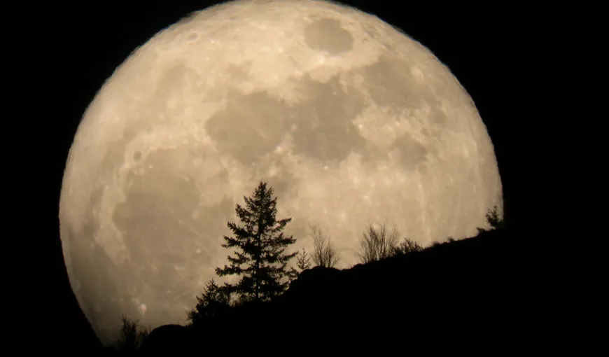 Super-Luna: Cea mai mare Lună plină din 2012 are loc sâmbătă noapte