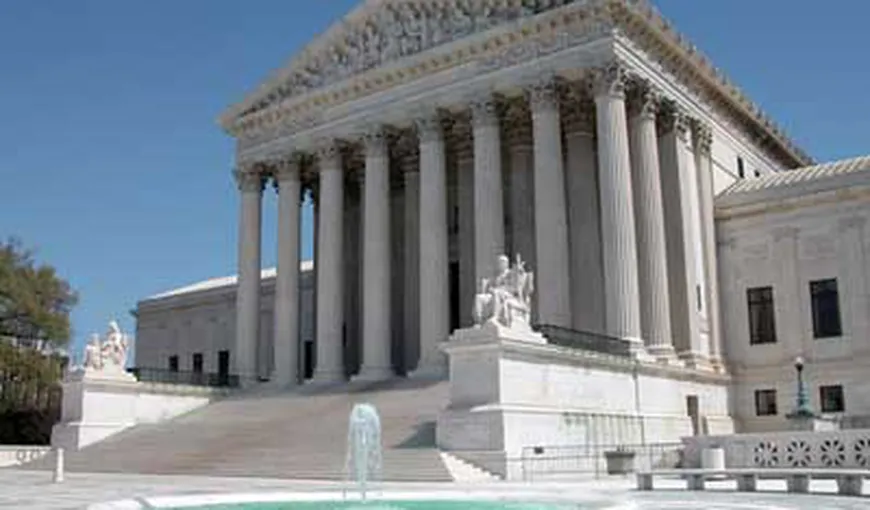 Români printre judecătorii Curţii Supreme a Statelor Unite