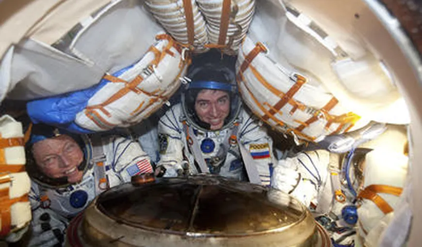 Trei astronauţi au revenit pe Terra după şase luni la bordul ISS